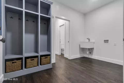 Entry Way - 140 E Ag Dr, New Bern, NC 28562 photo 2 of 5