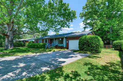 3827 Sylvan Dr, Wilmington, NC 28403