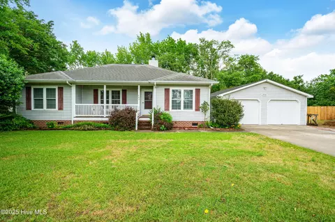 592 Cliff Ct, Winterville, NC 28590