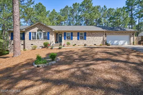 4 Brunswick Ln, Pinehurst, NC 28374