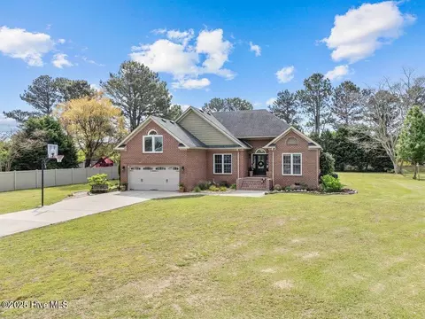 108 Currituck Sound Dr, Currituck, NC 27929