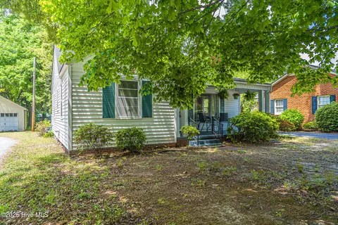 513 Atkinson St, Laurinburg, NC 28352