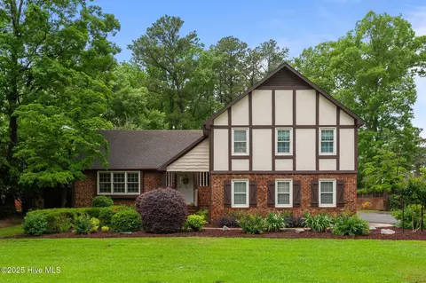 104 N Reed Dr, Washington, NC 27889