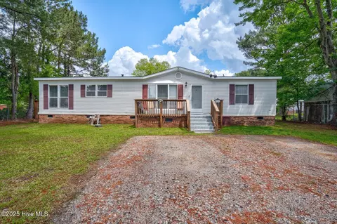 8960 School St, Rocky Mount, NC 27803