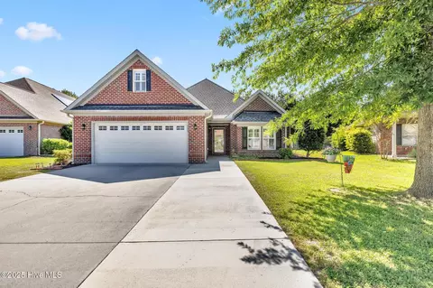 223 Silver Creek Loop, Sneads Ferry, NC 28460