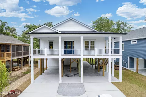 227 NE 34th St, Oak Island, NC 28465