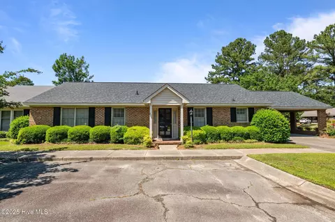 825 Westminster Ln, Kinston, NC 28501