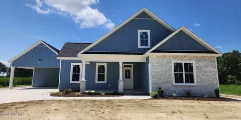 195 Crown Dr, Washington, NC 27889