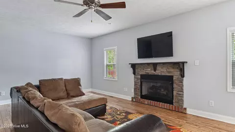 116 Argyll Ave, Aberdeen, NC 28315 photo 8