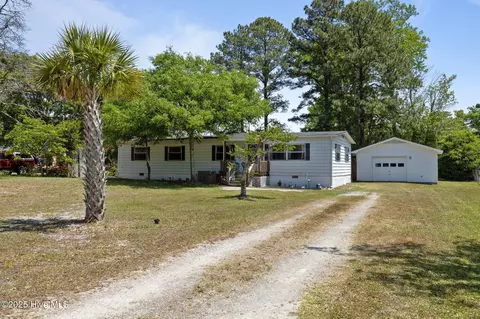 107 Bogue Sound Dr, Cape Carteret, NC 28584