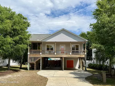 112 NW 20th St, Oak Island, NC 28465
