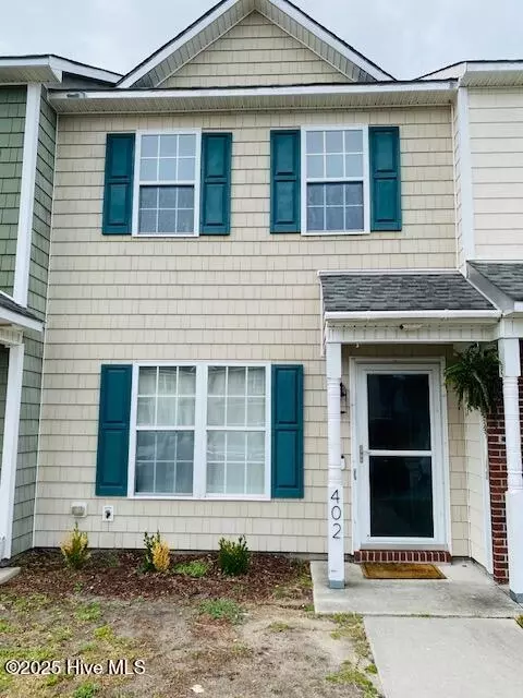402 Springwood Dr, Jacksonville, NC 28546