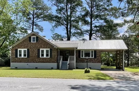442 Lamont St, Belhaven, NC 27810