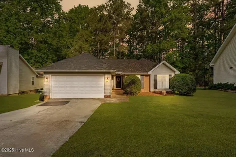 132 Kensington Way, Aberdeen, NC 28315