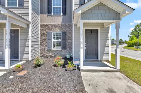 100 W Murrow Ln, Jacksonville, NC 28546
