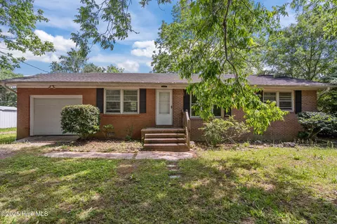 107 Sunnyvale Dr, Wilmington, NC 28412