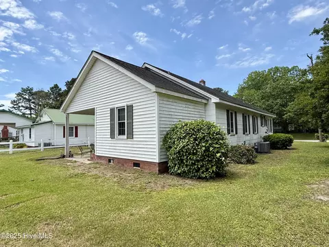 Exterior - 3773 Bear Grass Rd, Williamston, NC 27892 photo 2 of 5