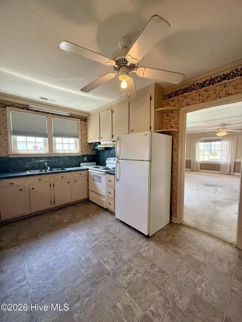 Kitchen - 3773 Bear Grass Rd, Williamston, NC 27892 photo 2 of 4