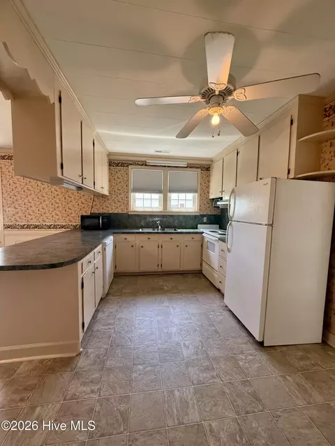 Kitchen - 3773 Bear Grass Rd, Williamston, NC 27892 photo 1 of 4