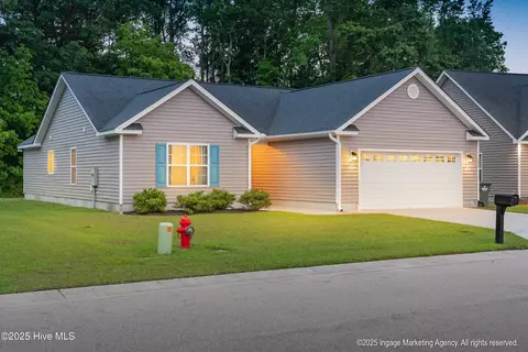 704 Arbor Dr, Greenville, NC 27858