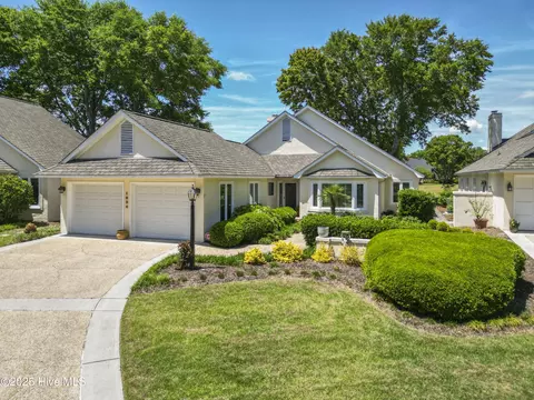 1824 Glen Eagles Ln, Wilmington, NC 28405
