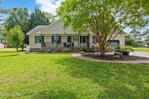 1203 Stacie Dr, Elizabeth City, NC 27909