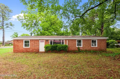 1206 Harrington St, Washington, NC 27889