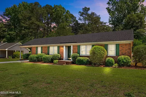 104 Avalon Ln, Greenville, NC 27858
