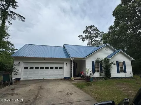 313 Chokecherry N, Richlands, NC 28574
