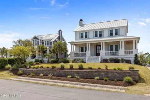 411 Sunrise Ct, Emerald Isle, NC 28594