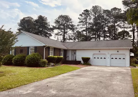 105 N Eden Dr, Washington, NC 27889