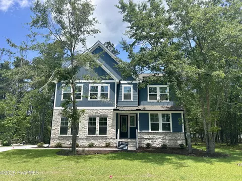 782 Hollybriar Loop Rd SE, Bolivia, NC 28422