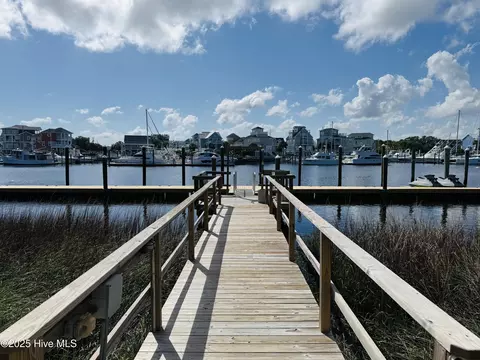 601 Canal Dr UNIT 9, Carolina Beach, NC 28428