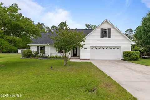 111 Secretariat Dr, Havelock, NC 28532
