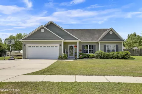 133 Fallbrook Ln, Rocky Point, NC 28457