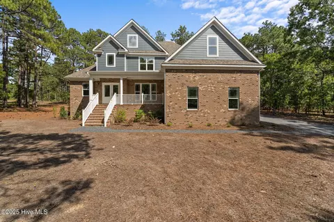 225 Lakeway Dr, West End, NC 27376
