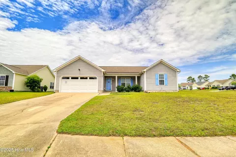 229 Red Carnation Dr, Holly Ridge, NC 28445
