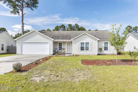 523 Cherry Blossom Ln, Richlands, NC 28574