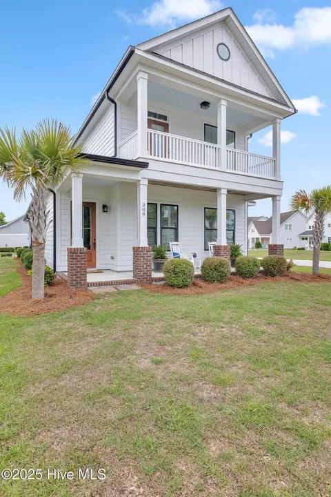 309 Bogue Watch Dr, Newport, NC 28570