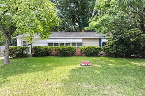 706 Henderson Dr, Jacksonville, NC 28540