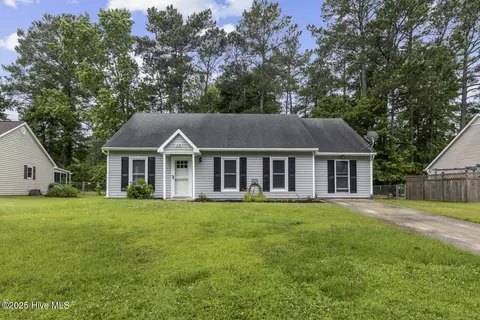208 E Lakeridge Lndg, Jacksonville, NC 28546