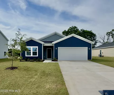 153 N Squires Run Ln, Richlands, NC 28574