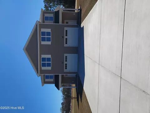 99 Hadnot Dr #B, Swansboro, NC 28584