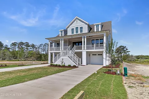 502 Swan Ct, Beaufort, NC 28516