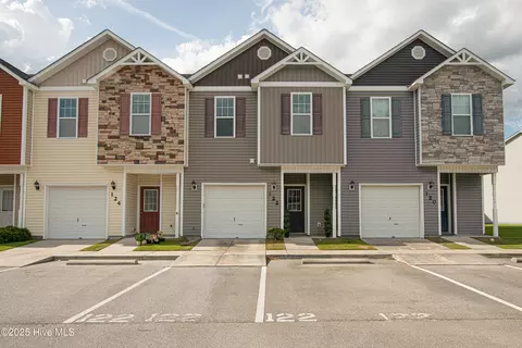 122 Waterstone Ln, Jacksonville, NC 28546