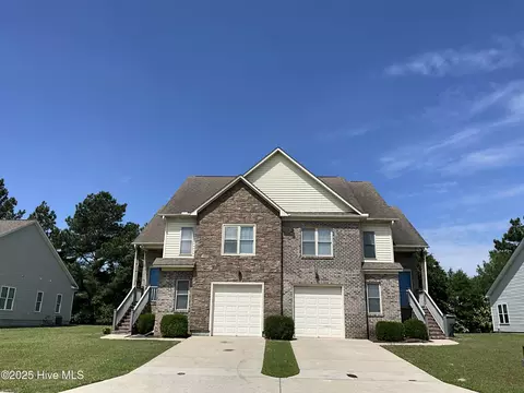 2544 Brookville Dr #B, Greenville, NC 27834