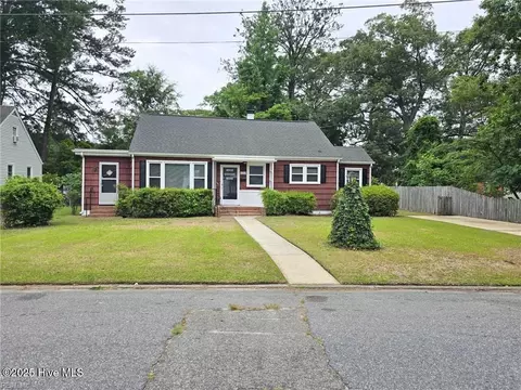 1111 Baxter St, Elizabeth City, NC 27909