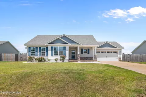 316 Bubbling Brook Ln, Jacksonville, NC 28546