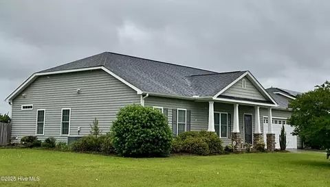 1052 Ellery Dr, Greenville, NC 27834