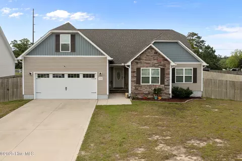 308 White Dove Dr, Hubert, NC 28539